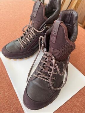 Women’s burgundy ankle boots